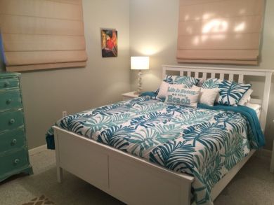 Master Bedroom - Queen Bed