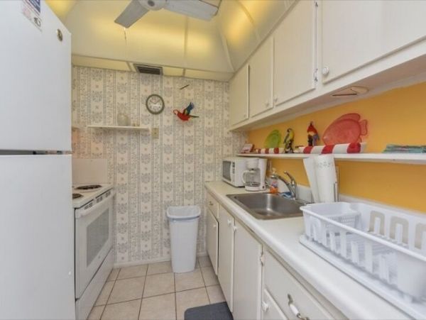 Two Bedroom Vacation Rental Sleeps 4 Short Walk to Beach