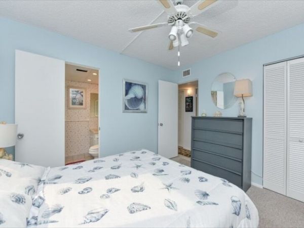 Two Bedroom Vacation Rental Sleeps 4 Short Walk to Beach