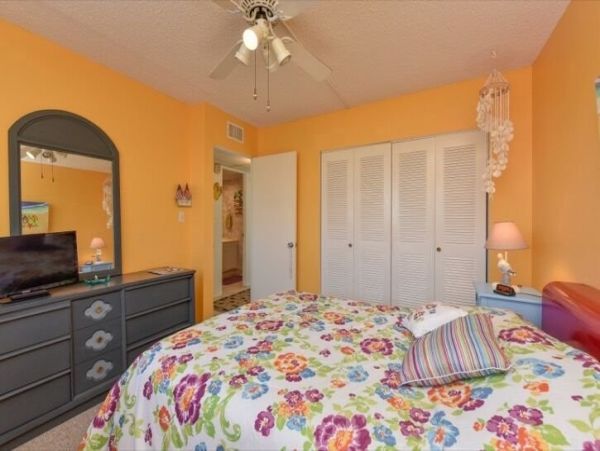 Two Bedroom Vacation Rental Sleeps 4 Short Walk to Beach