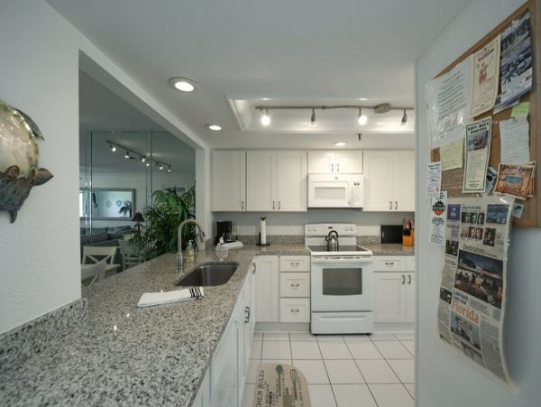Bradenton Beach Two Bedroom Condo Sleeps 6 Communal Pool