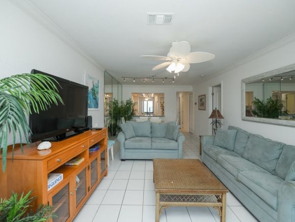 Bradenton Beach Two Bedroom Condo Sleeps 6 Communal Pool