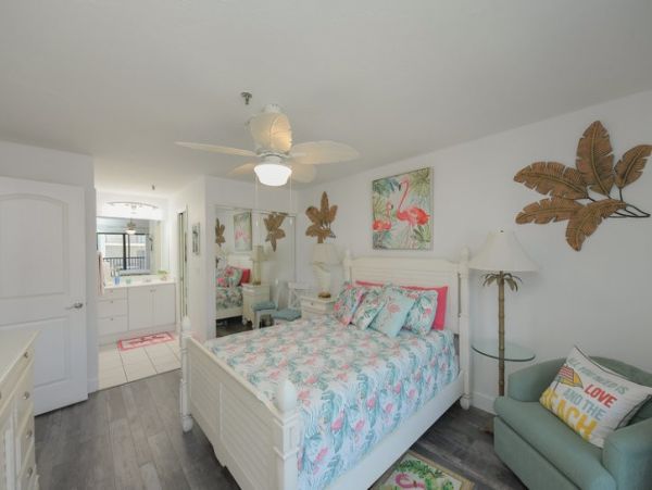 Bradenton Beach Two Bedroom Condo Sleeps 6 Communal Pool