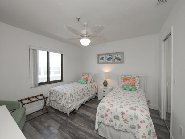 Bradenton Beach Two Bedroom Condo Sleeps 6 Communal Pool