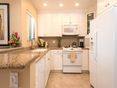 Kitchen entry and breakfast bar