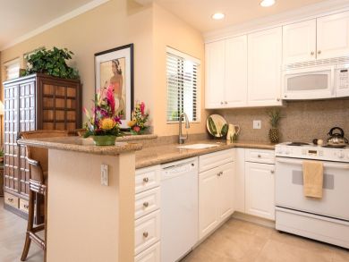 Reverse angle of kitchen and breakfast bar