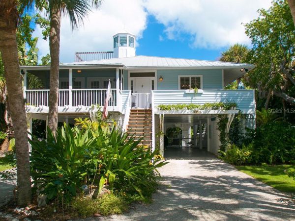Two Bedroom Two Bathroom Vacation Rental Short Walk to Beach