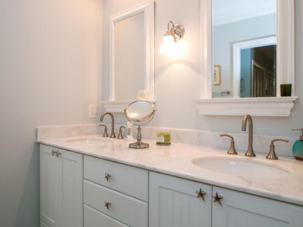 Two Bedroom Two Bathroom Vacation Rental Short Walk to Beach