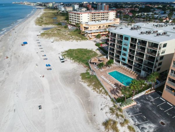 Anna Maria Beach Condo Two Bedrooms Sleeps 4 With Pool