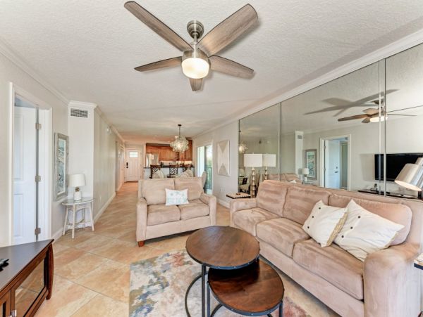 Anna Maria Beach Condo Two Bedrooms Sleeps 4 With Pool