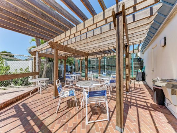 Anna Maria Beach Condo Two Bedrooms Sleeps 4 With Pool