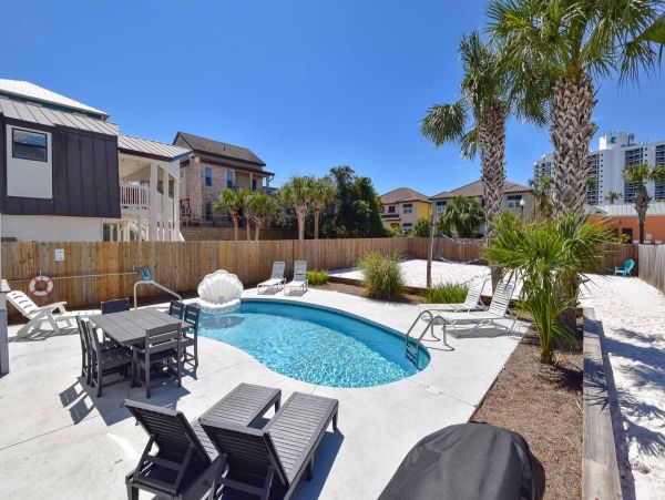 Short Walk to Beach Six Bedroom Vacation Rental in Miramar Beach