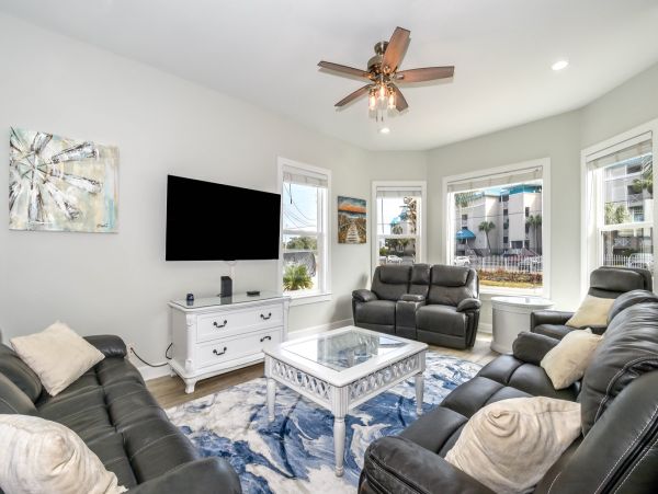 Short Walk to Beach Six Bedroom Vacation Rental in Miramar Beach