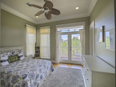 Three Bedrooms Plus Den Vacation Rental Sleeps 10 Guests