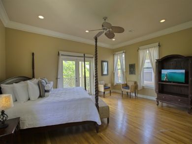 Three Bedrooms Plus Den Vacation Rental Sleeps 10 Guests