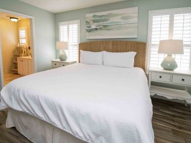 Master bedroom - King bed
