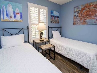 Guest bedroom - Twin beds
