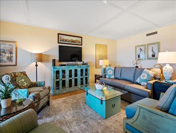 Boca Grande Two Bedroom Beach Condo Sleeps 6 Communal Pool