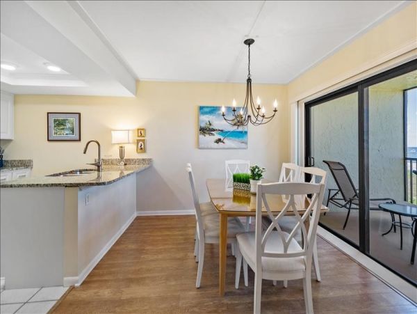 Boca Grande Two Bedroom Beach Condo Sleeps 6 Communal Pool