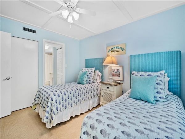 Boca Grande Two Bedroom Beach Condo Sleeps 6 Communal Pool