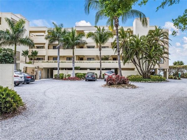 Boca Grande Two Bedroom Beach Condo Sleeps 6 Communal Pool