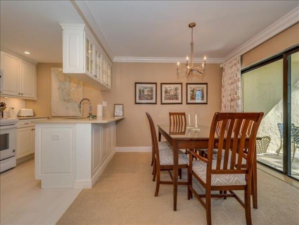 Two Bedroom Beach Condo Sleeps Six with Communal Pool