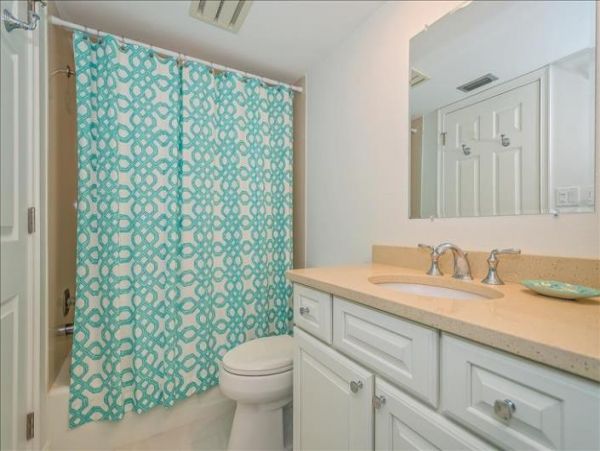 Two Bedroom Beach Condo Sleeps Six with Communal Pool