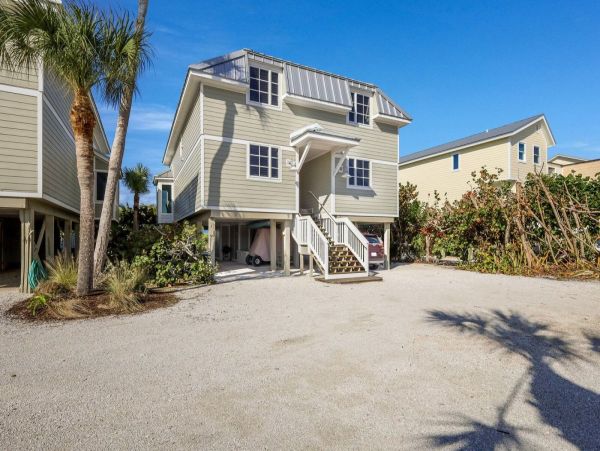 Relaxing Beach Vacation Rental with Unobstructed Gulf Views