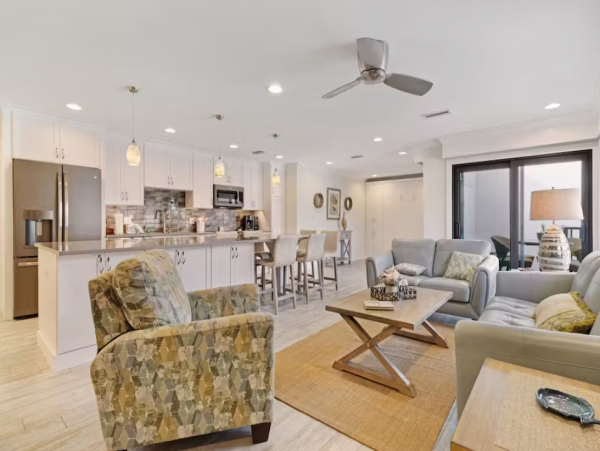 Beach Front Two Bedroom Anna Maria Condo with Communal Pool