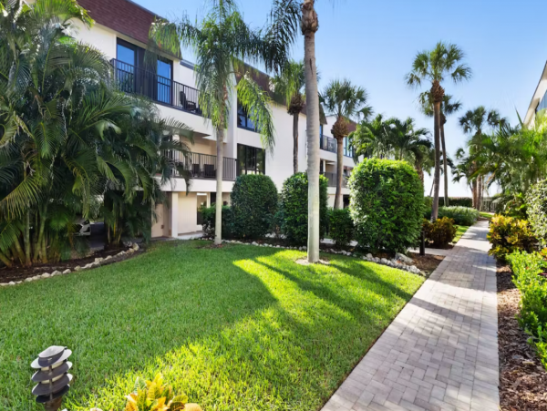 Beach Front Two Bedroom Anna Maria Condo with Communal Pool