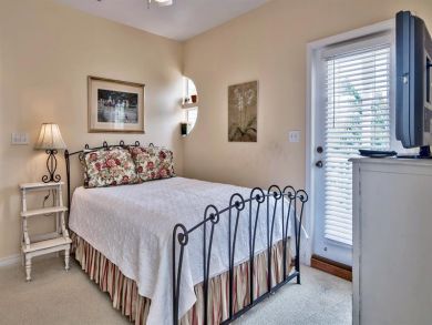 Destin Five Bedroom Vacation Rental Shared Pool Sleeps 12