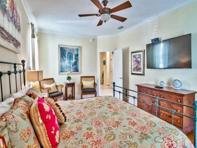 Destin Five Bedroom Vacation Rental Shared Pool Sleeps 12