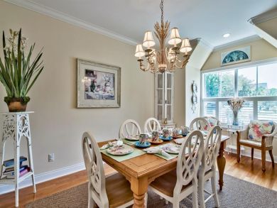 Destin Five Bedroom Vacation Rental Shared Pool Sleeps 12