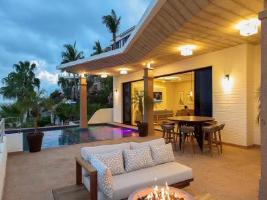 One of the large vacation Villas in Cabo Sleeps 22