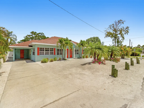 Holmes Beach 3 bedroom Rental Private Pool Steps to Beach