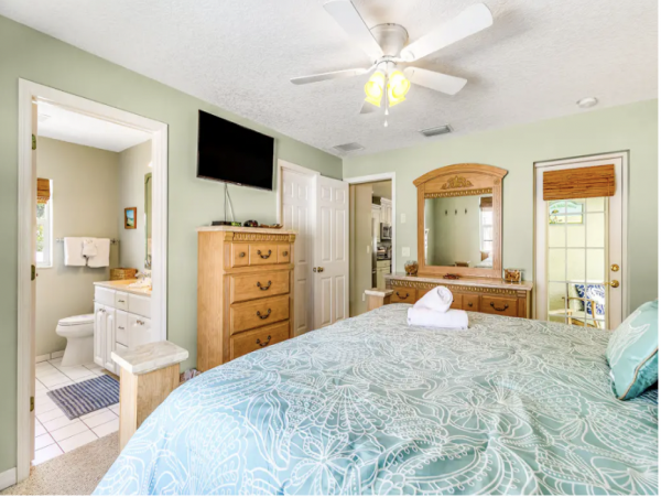 Holmes Beach 3 bedroom Rental Private Pool Steps to Beach