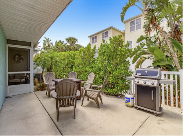 Holmes Beach 3 bedroom Rental Private Pool Steps to Beach