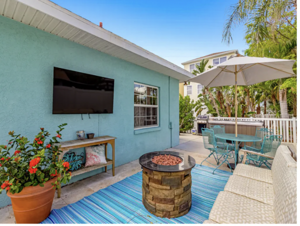 Holmes Beach 3 bedroom Rental Private Pool Steps to Beach