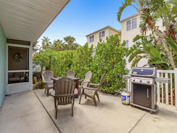 Holmes Beach 3 bedroom Rental Private Pool Steps to Beach