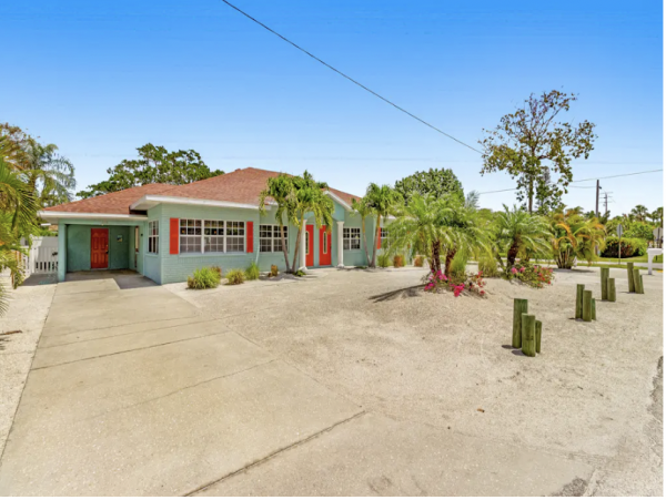 Holmes Beach 3 bedroom Rental Private Pool Steps to Beach