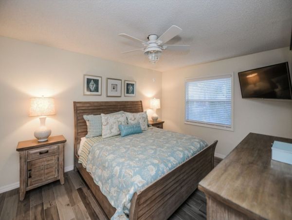 Siesta Key Vacation Condo Two Bedrooms Sleeps Six Guests