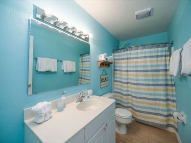 Luxury Two Bedroom Condo Short Walk to Beach Sleeps 6