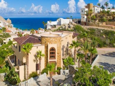 One of the Largest Vacation Villas with Views - Luxury Pool One of the Largest Vacation Villas with Views - Luxury Pool
