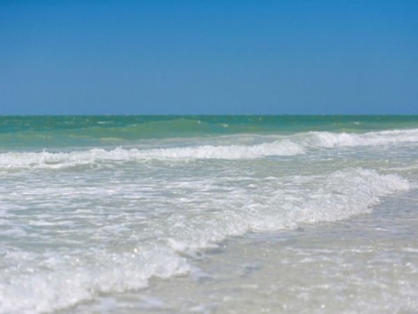 Two Bedroom One Bathroom Condo at Siesta Key Sleeps Six
