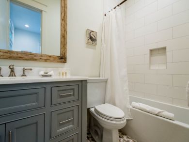 Bathroom with Shower in Tub