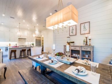Kitchen & Dining
