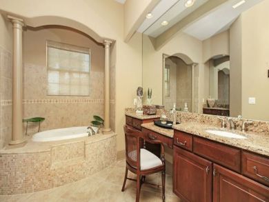 Separate Tub & shower