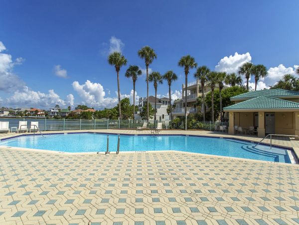 Luxury Destin Vacation Rental - Five Bedroom Home Walk to Beach
