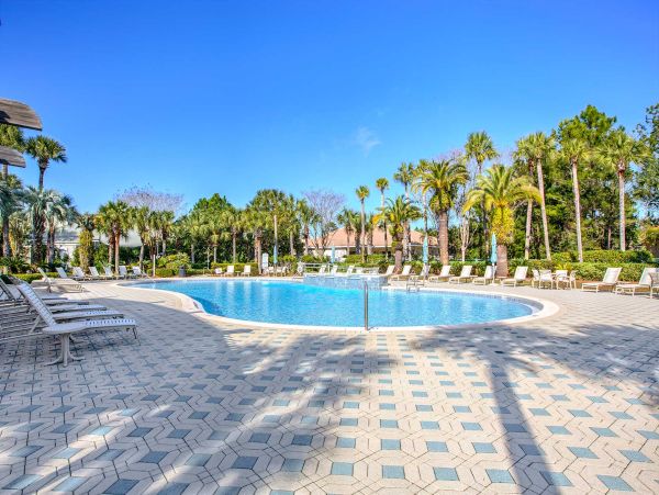 Luxury Destin Vacation Rental - Five Bedroom Home Walk to Beach