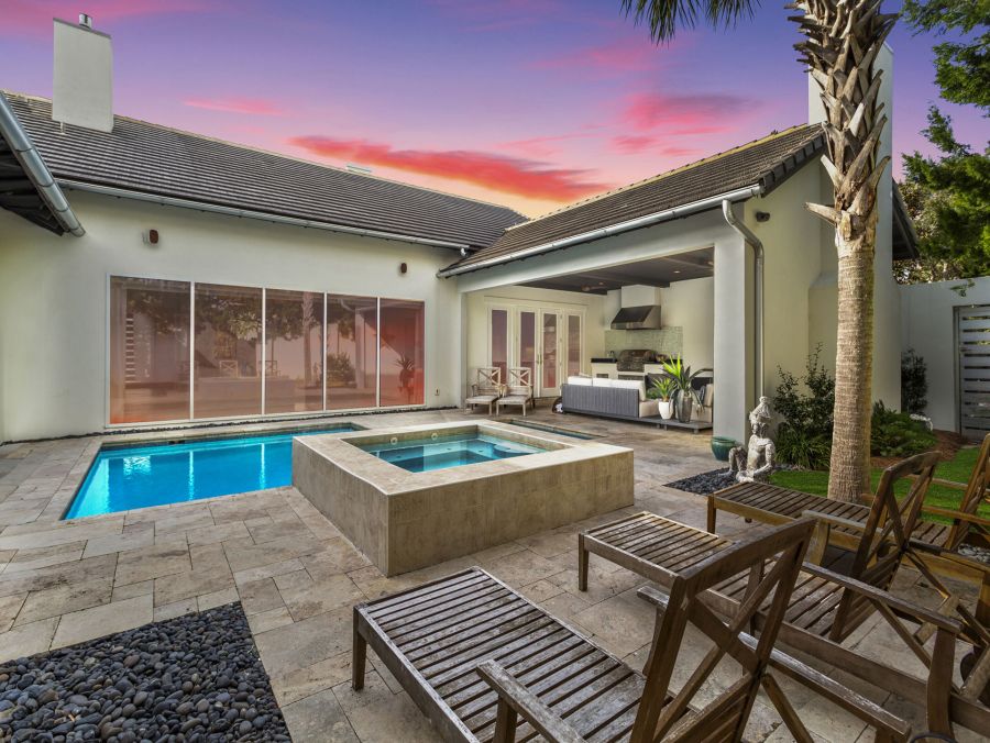Luxury Destin Vacation Rental - Five Bedroom Home Walk to Beach